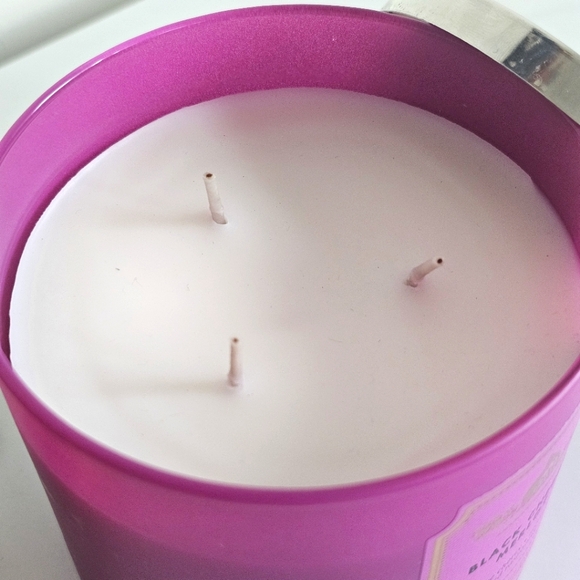 White Barn 3 Wick Candle Black Cherry Merlot Essential Oils Bath and Body Works - Picture 3 of 9